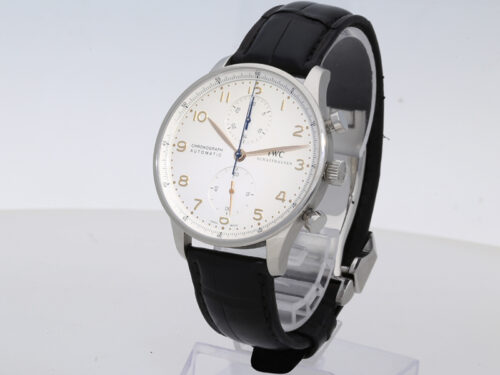 E-commerce product photo editing services.